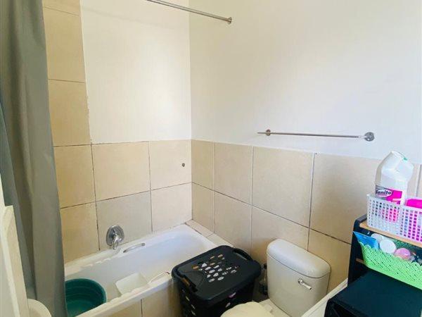 1 Bedroom Property for Sale in Kensington Western Cape